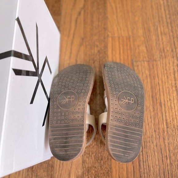 Freshly Picked Bixby Sandals - Picture 12 of 14